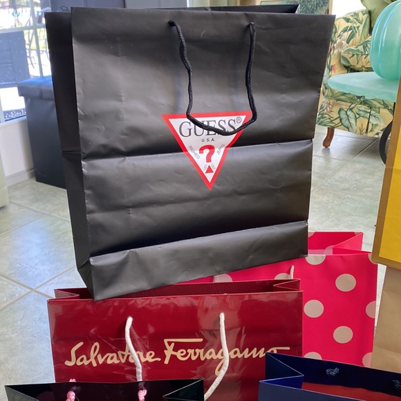 Collection of 12 Novelty Gift Bags - Picture 5 of 6